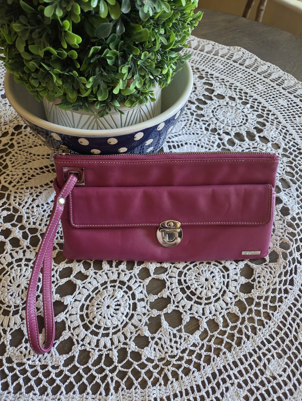Perlina • Magenta Leather Wallet /Wristlet 💕